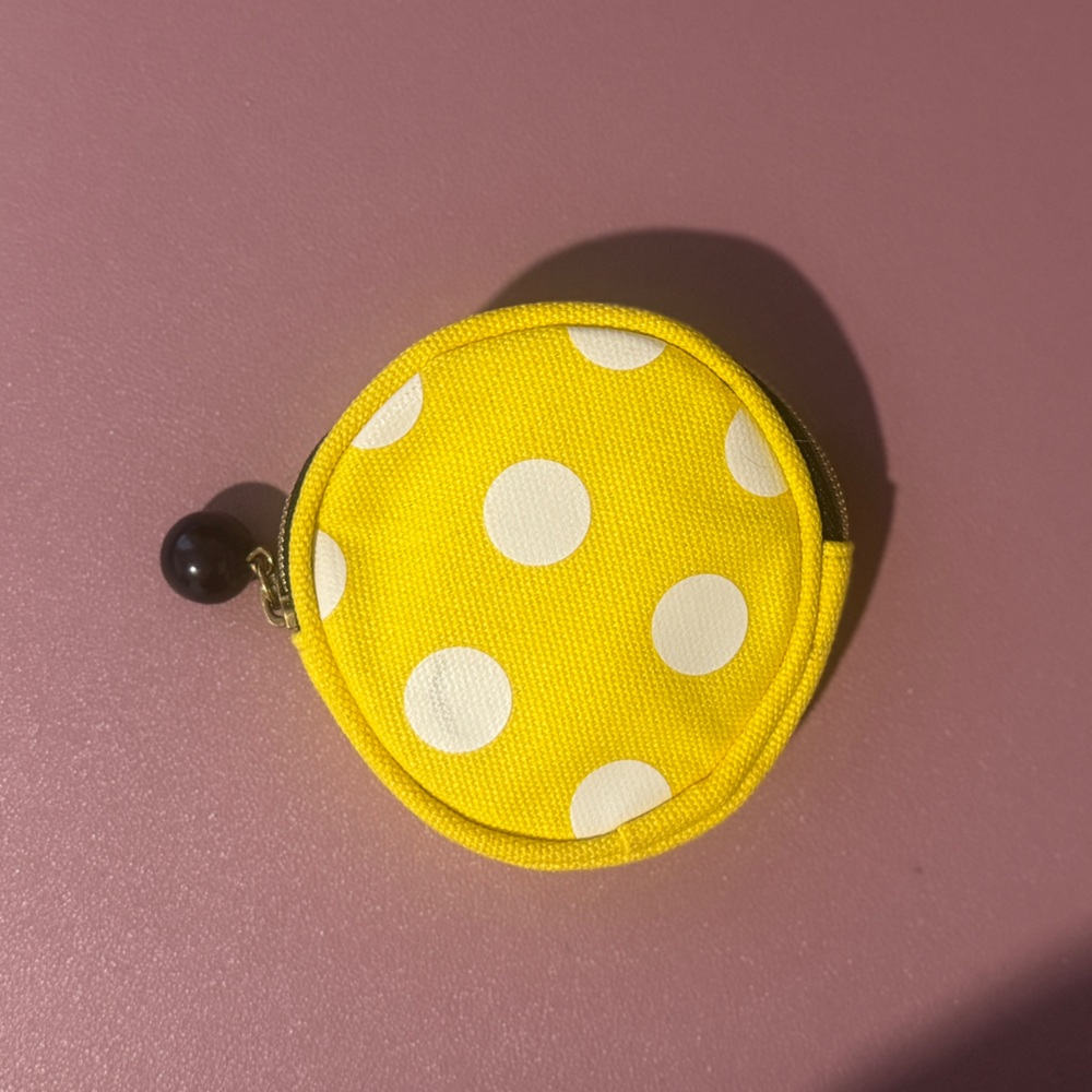 Marc Jacob’s “HONEY” Coin Purse - Picture 2 of 7
